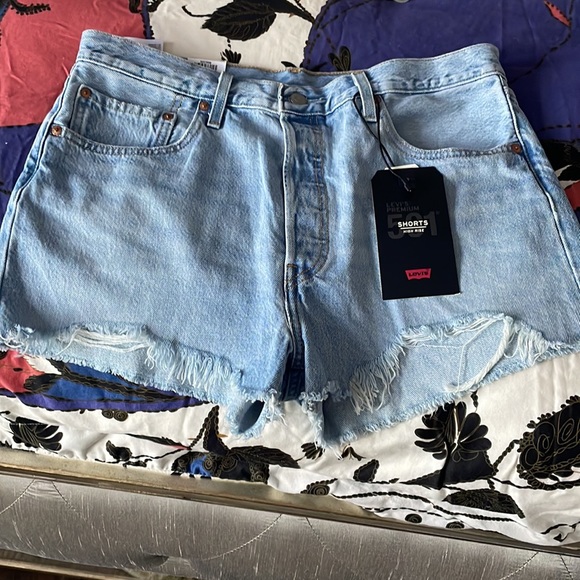 Levi’s 501 non stretch high rise vintage denim shorts, size 32, new - Picture 2 of 8